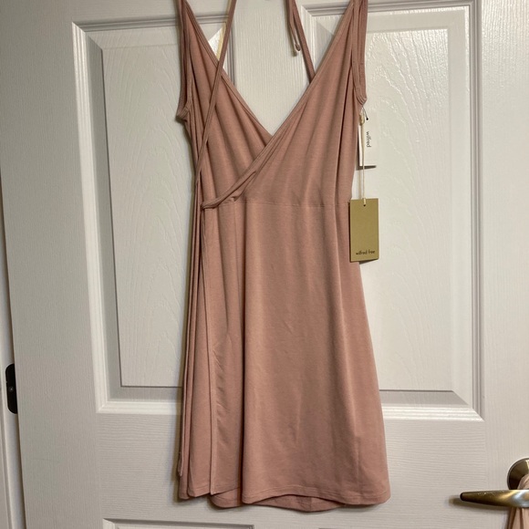 🍭SOLD🍭 Wilfred Mystic Dress Aritzia - Picture 6 of 8